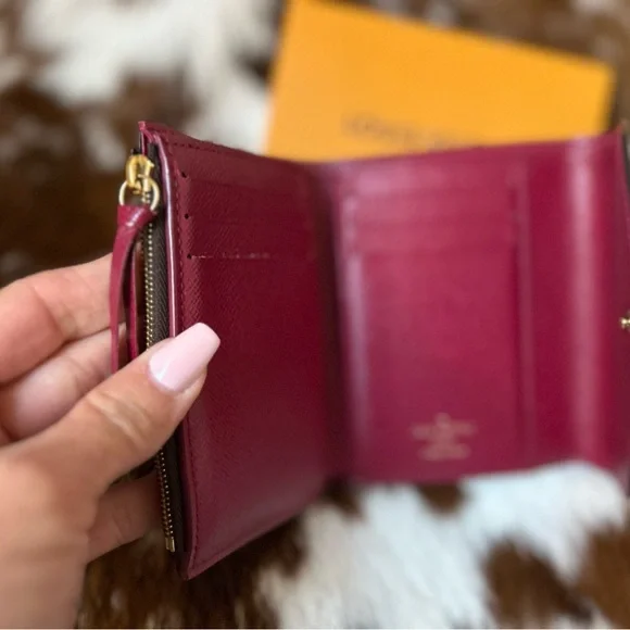 Louis Vuitton wallet - Picture 7 of 10
